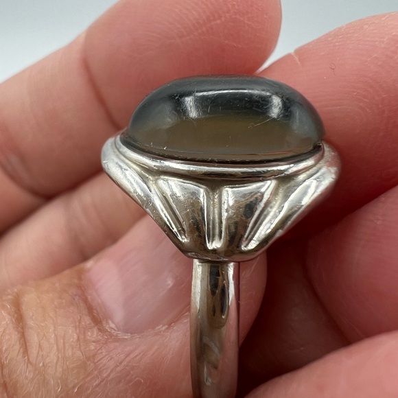 Elegant Silver Ring with Purple Stone Vintagr - Picture 9 of 11